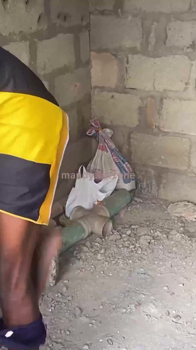 पूर्ण इमारत जहां मैं महिला अधिकारियों को चोदता हूं