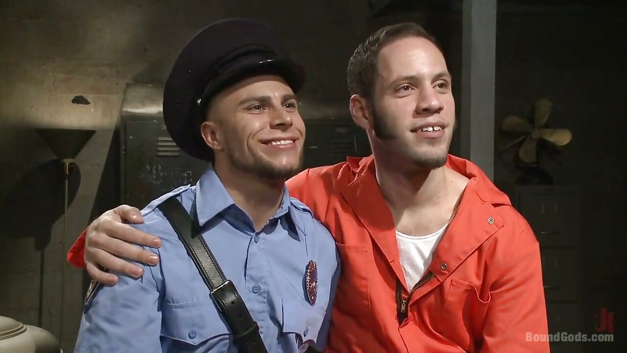 Arrogant Cop Tormented by His Prisoner
