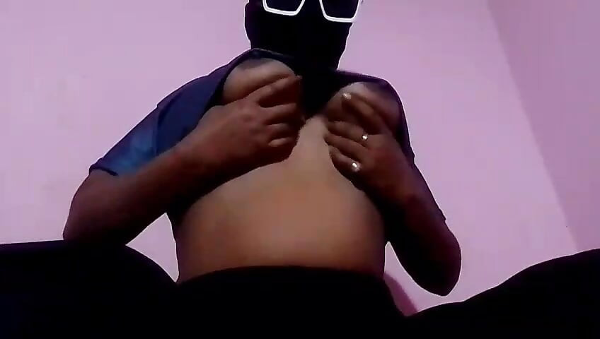 Bur mein khujali Ho Raha Hai isko