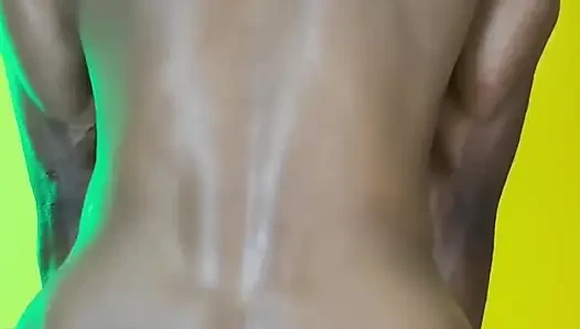 Kahretsin bu dildo büyük! Binerken yakalandığımı çok iyi hissettim!