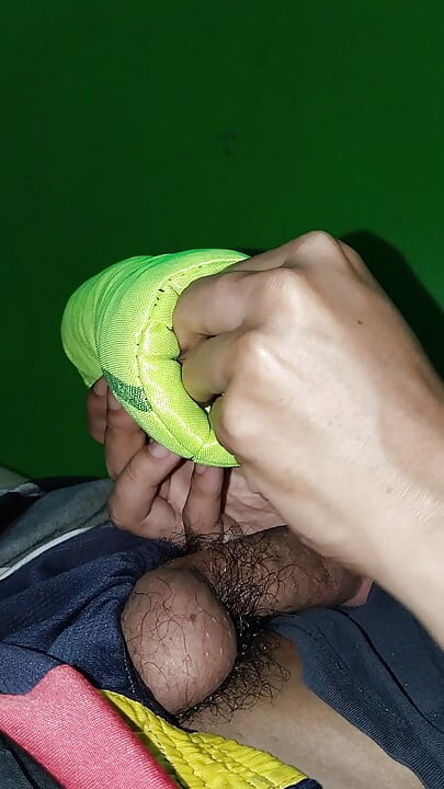 Trying to get a dildo to fit into the hole doesn't fit the big dick.