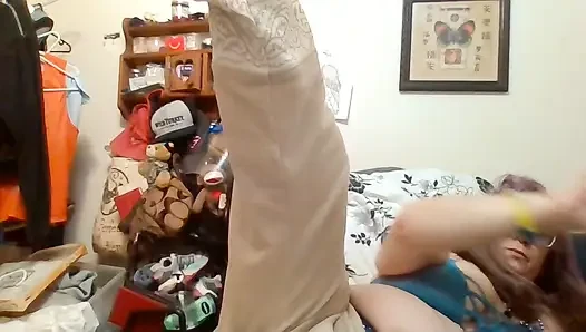 Şu çıplak büyük büyük göğüslere bak tas seksi büyük geniş göt