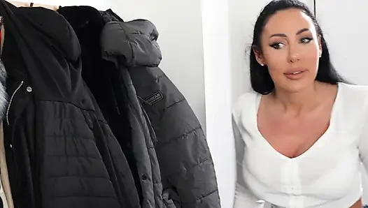 Mila und latinas gefangene Gegenüberstellung, riesiger gestopfter knebel, enges froschtie und necken für einen frech