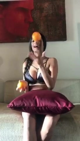 Who wants Oranges?
