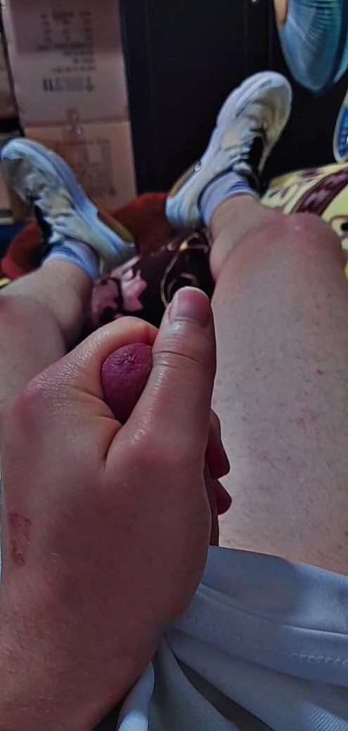 Josh_220 Jerking off my big thick cock