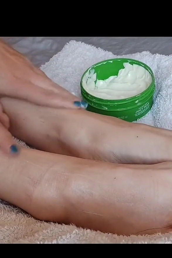 Foot Worhsip - Giving Myself a Foot Massage