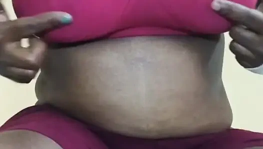 Тетушка Hota Erukan очень Olu Vanum