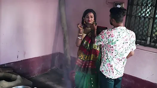 Step son ke samne hi uski step mother ko chod diya