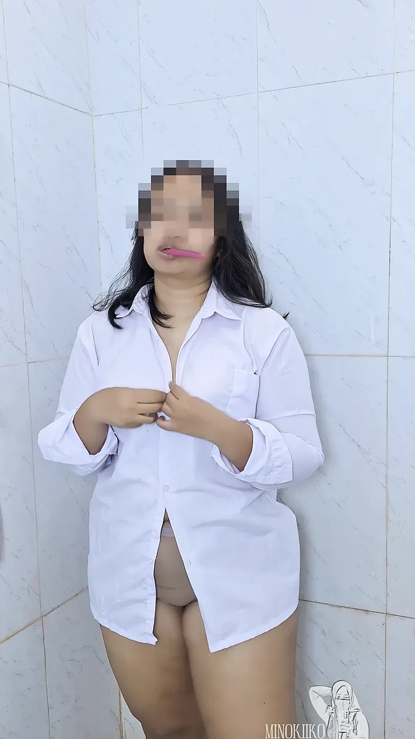 Hijab Schoolgirl 18+ Strips Off Her Uniform and Scrub Her Body to Make Her Skin Like A Porn Star After Class - Minokiiko