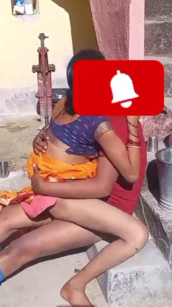 Unforgettable moment from "Savita bhabhi ko angan me hi chod diya dhup bahut tha"