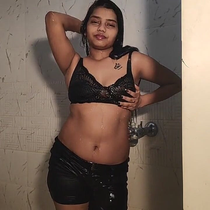 Sexy Indian Girl Alia Advani Wet Shower Tease