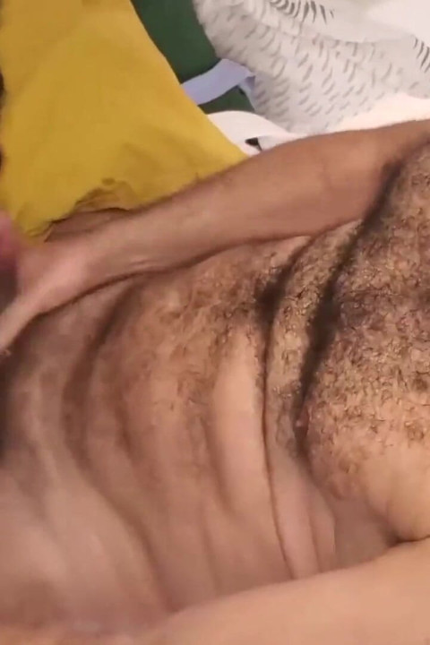 FILME URS. Brian urs cu barbă păroasă fără prezervativ cu un iubit gras