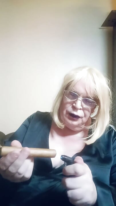 Part 1 - BBW TV discussing her many years in the BDSM and Kink world