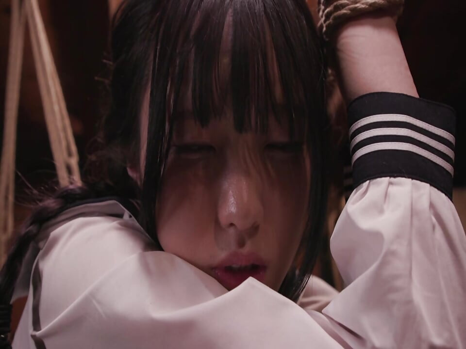 A146G01 A young girl with braided black hair seduces the café owner!? A perverted game secretly falling into masochistic pleasure.