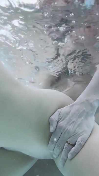 Underwater real couple fuck | Clip 1