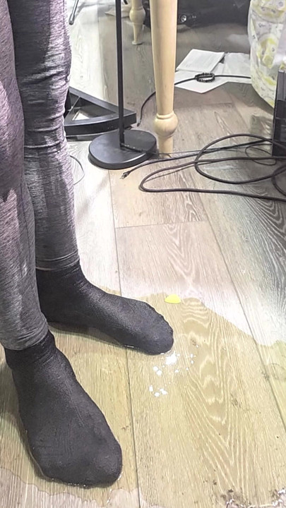 Genangan kaus kaki legging abu-abu