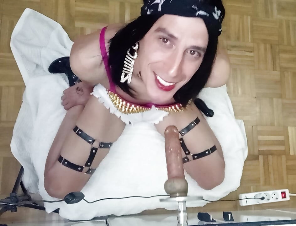 Crossdresser Suck 2