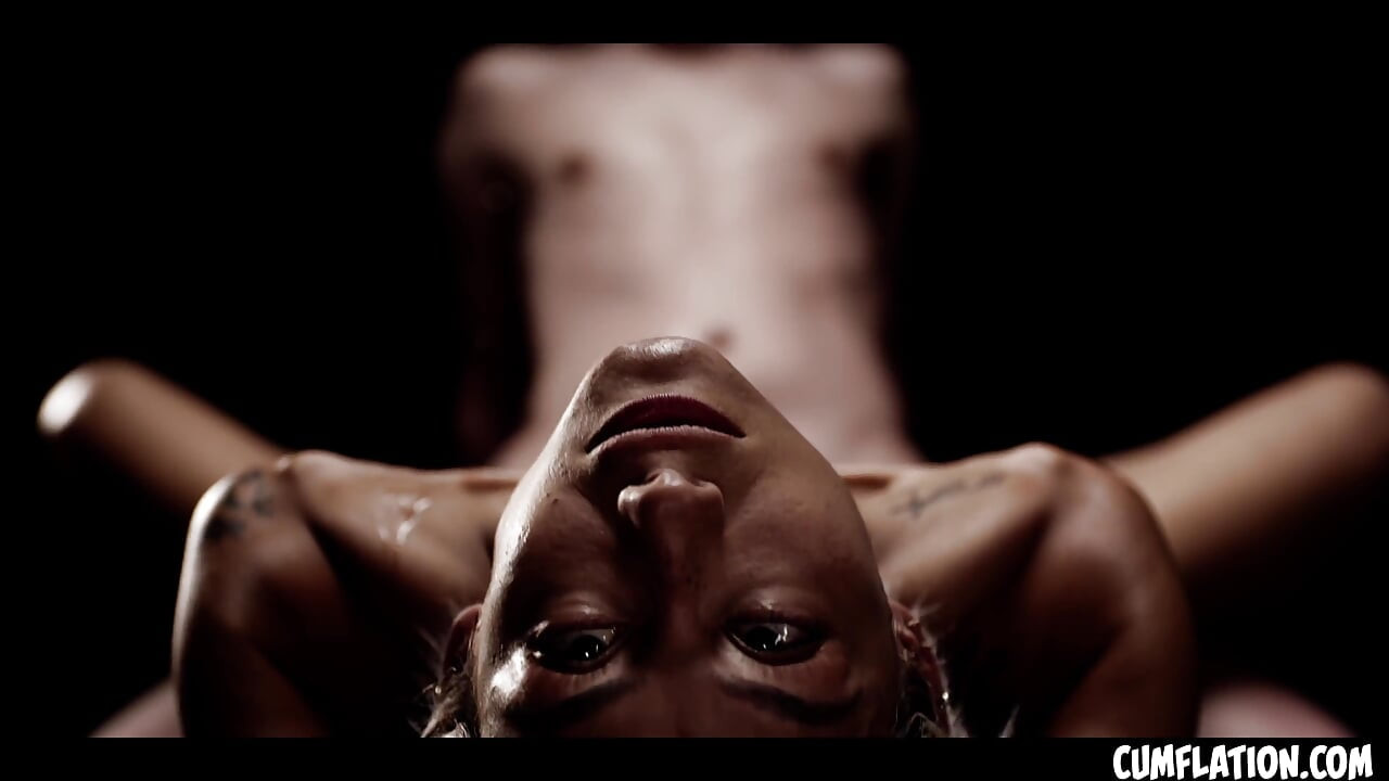 น้ําแตก Emiri Momota