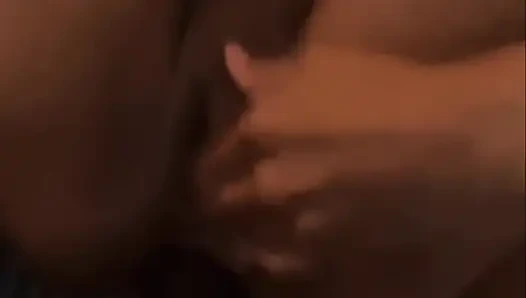 Я сломаю ей задницу, потом свою вагину, и купаю её молоком