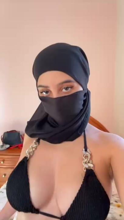Arab girl with goddess tits