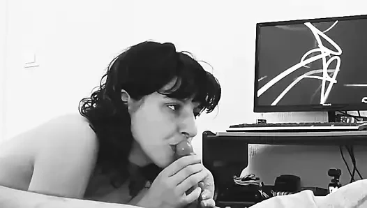 Сосать член перед сном оставляет меня очень расслабленным, расскажите, что вам больше нравится точка зрения