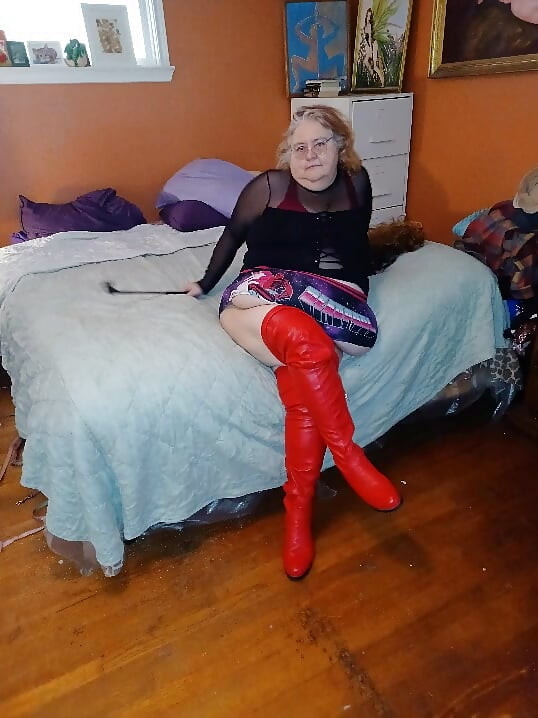 Nurse Vicki in Red Thigh High Boots Photos Turned to Video