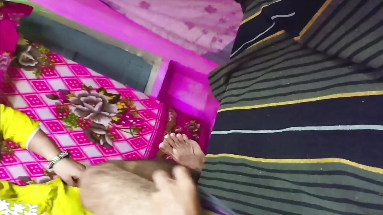 Hintli kız autdoor'da sıkı amcık, hintli ateşli sıkı amcık köylü çıplak tam xxx video büyük göğüs ve meme uçları büyük kız götü