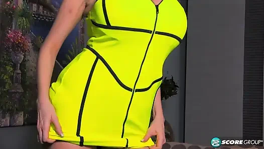 Slim. Ditumpuk. Seksi.