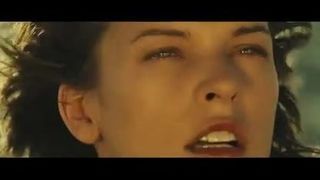Milla Jovovich è così dannatamente calda che l&#39;aria inizia a bruciare