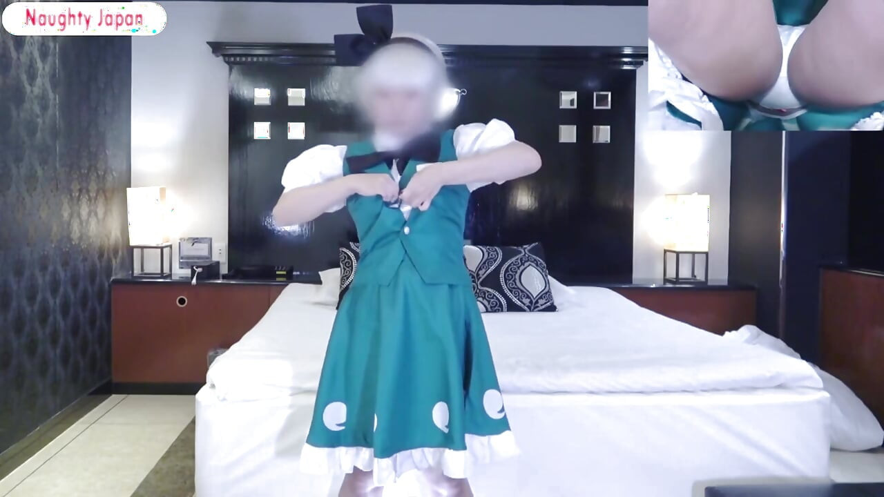 Cosplay ängel. Nurse Style Cosplayer ger en lekfull och livlig soloprestanda i ett roligt karaktärsmoment - Part2