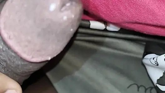 Evli kadın yarakla oynuyor