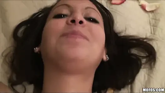 I Know That Girl - Fuck Me in the Bath, It's Romantic!