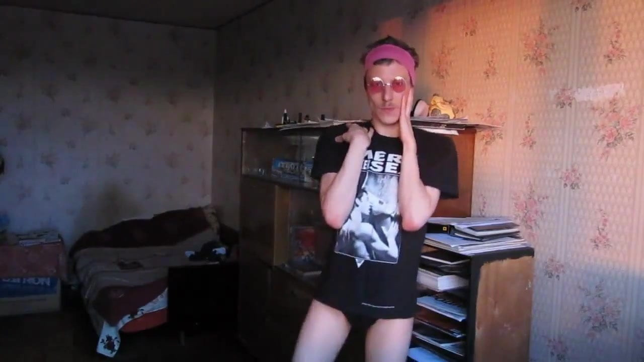 TWINK IS ALWAYS HUNGRY FOR RAW COCK