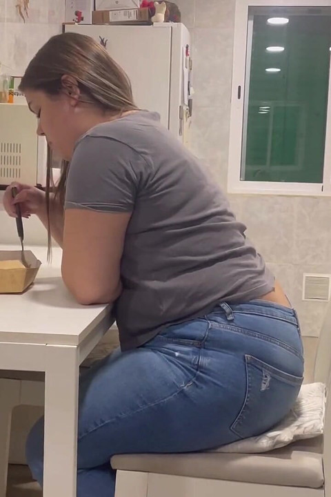 Shameless farting while eating 2