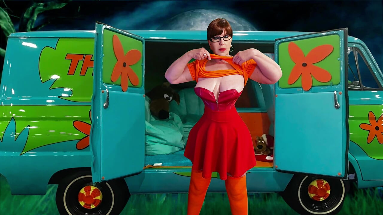 Granny Velma Dinkley's Undercover Slutty Sleuth Cock Sucker 8623 Fap