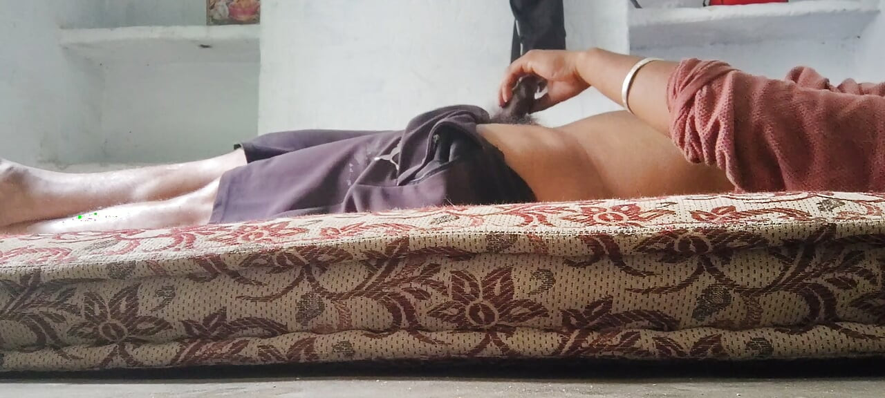 Ghode wala ki bhabhi ko dekha raat ko sex karte hue