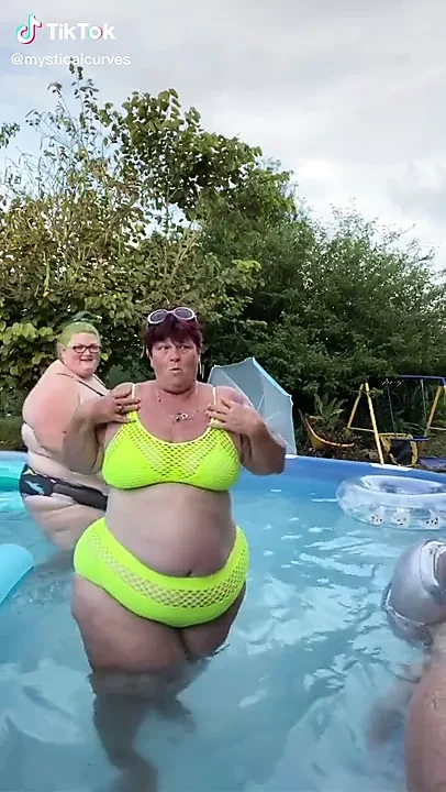 SSBBW in the Pool, Funny