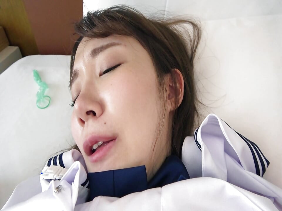 그녀는 결코 선택하지 않은 것을 견뎌냅니다.