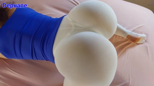 Meine stiefschwester in weißen leggings erwischt und begann, sie trocken zu vögeln, pOV