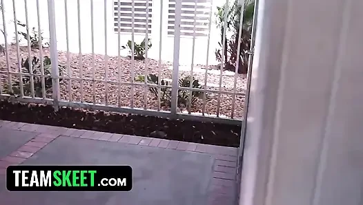 My tenant has no cash  so I fuck her hard