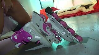 Busty blonde gets her hole licked while wearing her roller skates