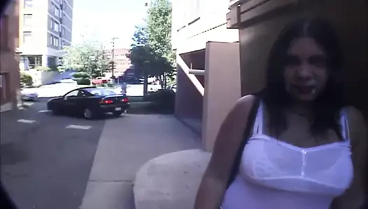 Video jadul christina si cewek semok lagi asik jalan-jalan sambil muncrat