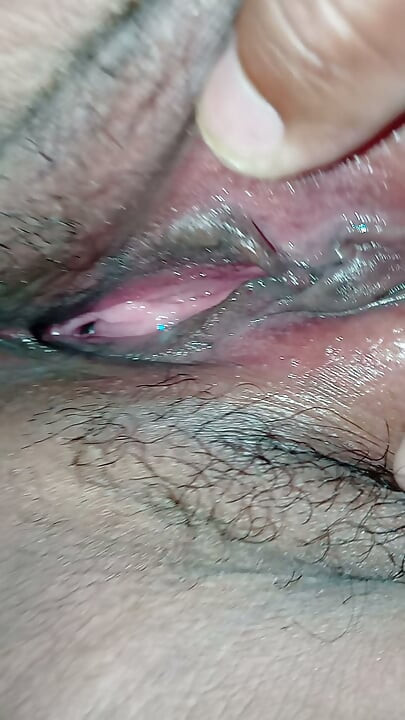 I put my dick in my fat mother-in-law and she ends up very wet
