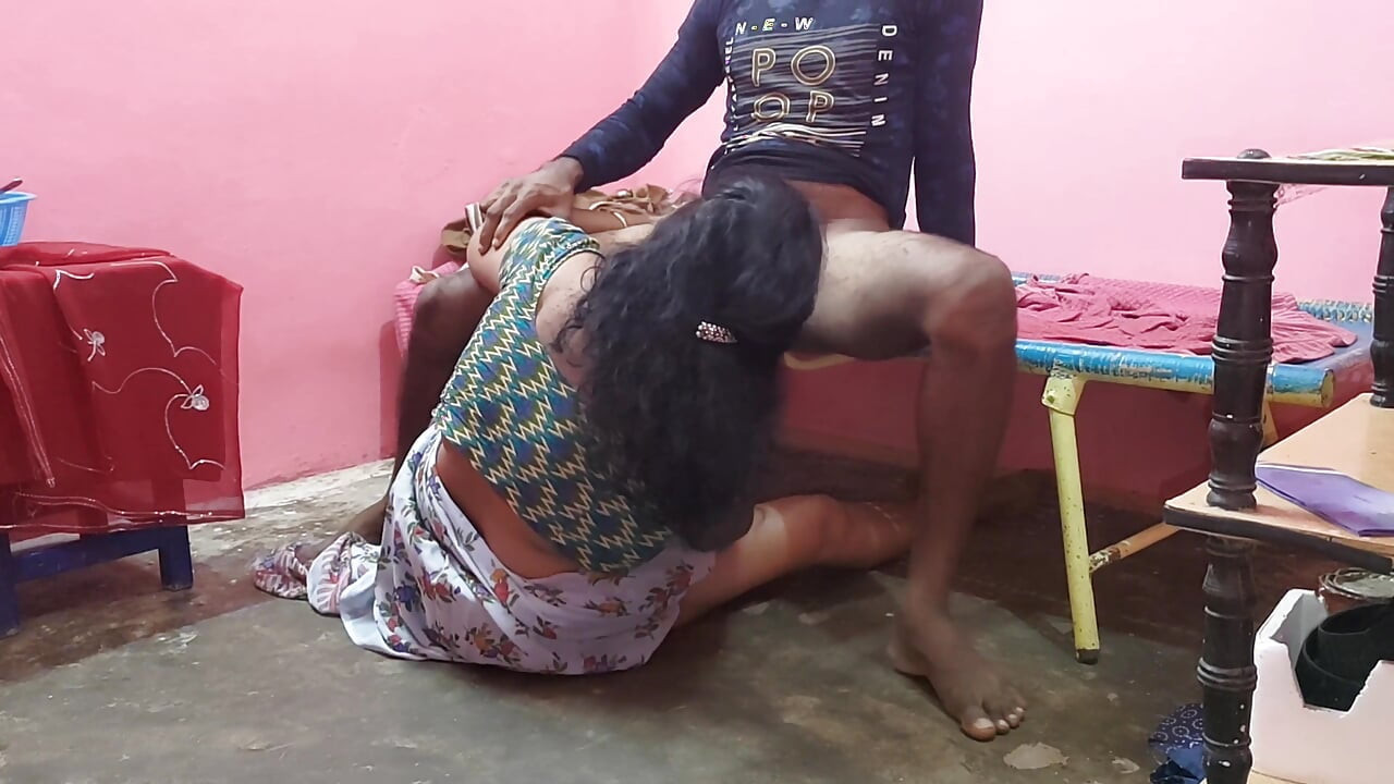 Step Mother Brought Food to Eat Stepson I Grabbed Her and Had Sex with Her