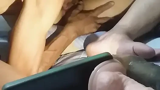 Я наслаждаюсь поеданием ее мокрой киски