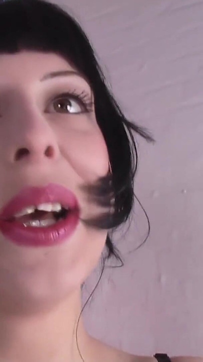 Snažan trenutak iz "Menina gotica fode como uma puta no casting video amador"