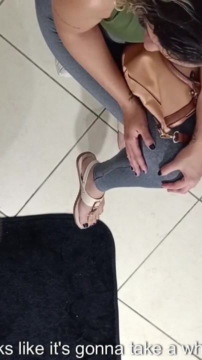 Nieoczekiwany seks w poczekalni z nieznajomym. | Klip 1