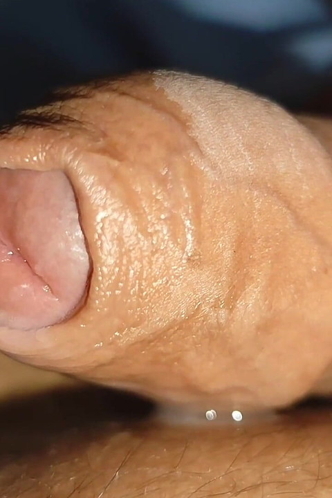 아빠는 그의 심경을 열고 큰 짐을 가져옵니다