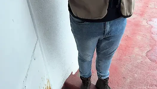 HOT CUSTOMER vs. SHY DELIVERY PERSON: He ended up falling into temptation and fucks me really hard on the couch.