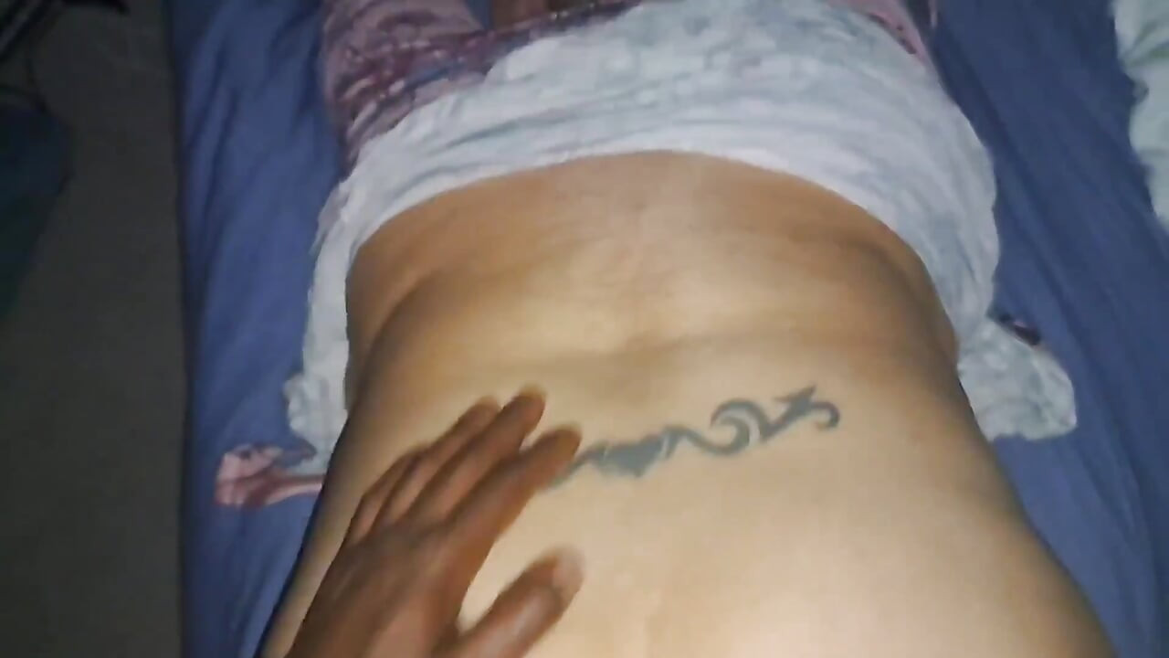 Grote zwarte lul beukt in mijn poesje hardcore op zijn hondjes schreeuwend orgasme